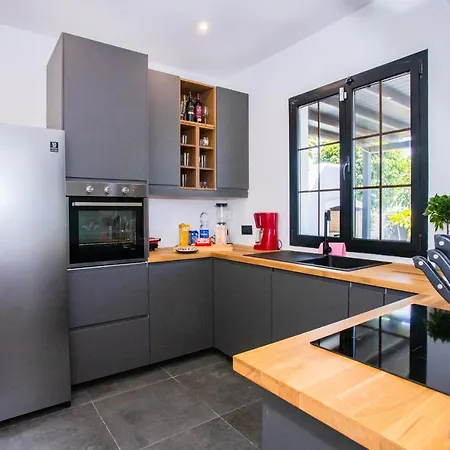 Gorgeous Newly Renovated 4-bedroom Villa! *