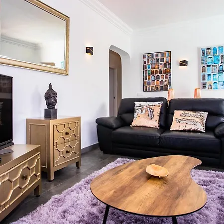 Villa Gorgeous Newly Renovated 4-bedroom Villa!