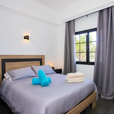 Villa Gorgeous Newly Renovated 4-bedroom Villa! *