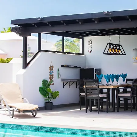 Gorgeous Newly Renovated 4-bedroom Villa! Playa Blanca (Lanzarote)